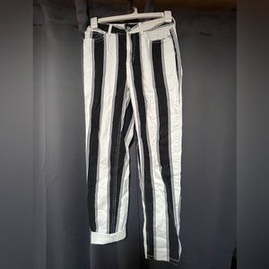 BDG Urban Outfitters Mom Jeans W26